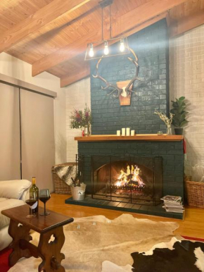 Two Mountains Lodge - Modern Alpine Retreat with Spa - 3mins to Mt Buller